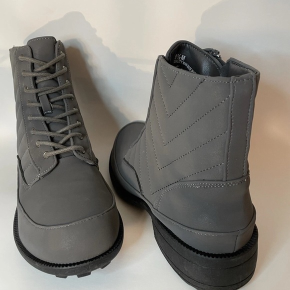 🆕 Easy Street Women Boots 9.5Gray Color🆕